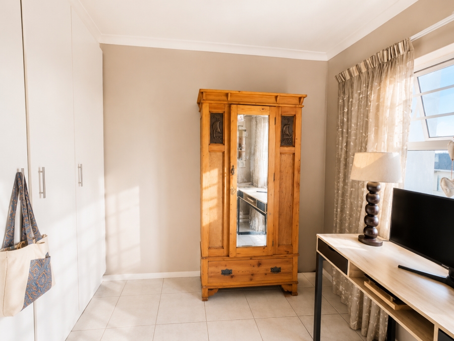 To Let 2 Bedroom Property for Rent in Protea Heights Western Cape